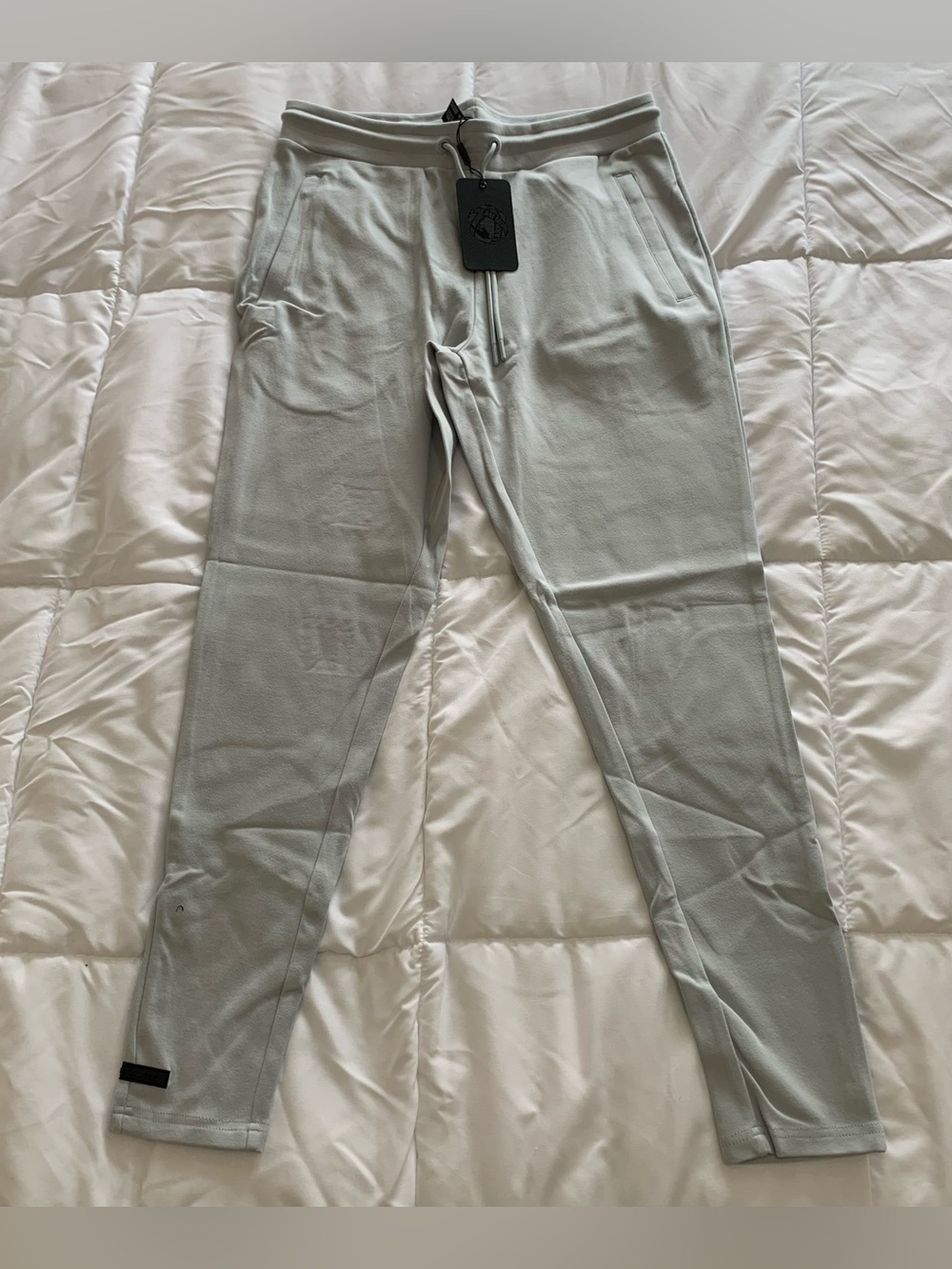 New Alphalete Men's Identity Joggers Size L (colour-  Cloud Grey)